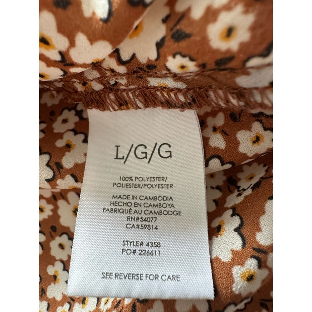 CAbi floral button-front top, size large - Picture 5 of 11